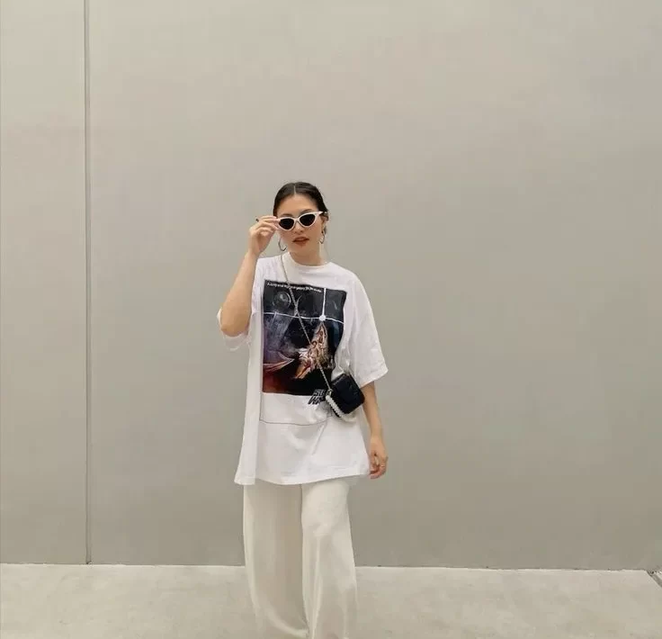 The Ultimate Guide to Styling the White Tee In 2024