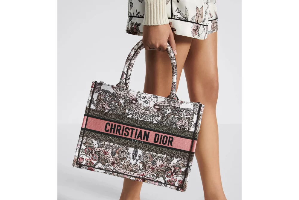 Luxurious Leather Tote Bags and the Celebrities Who Love Them