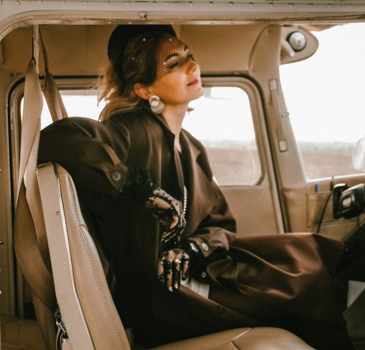 How to Look Amazing at the Airport: Celebrity-Inspired Outfits