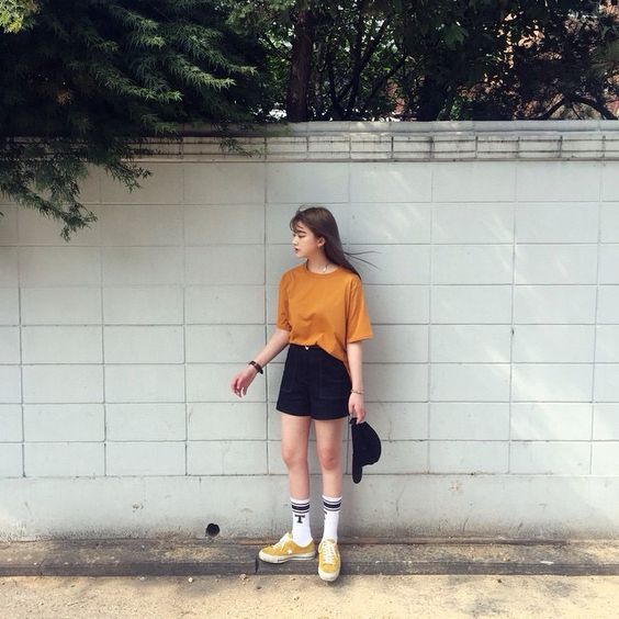Picked Color Trend Mustard Outfit Ideas For Early Autumn