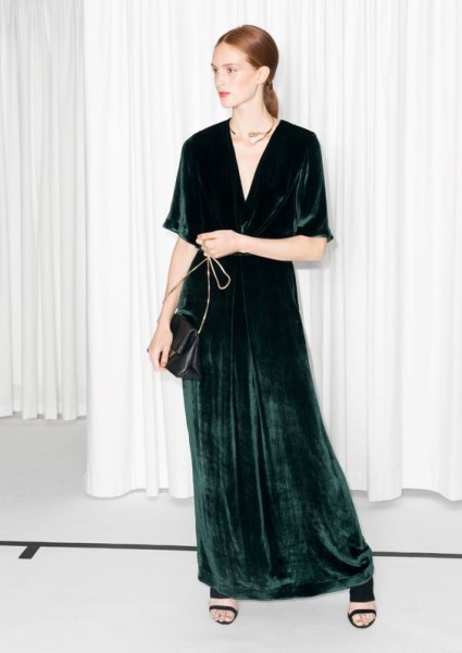 What to Wear a Velvet Dress for the Holiday 2023