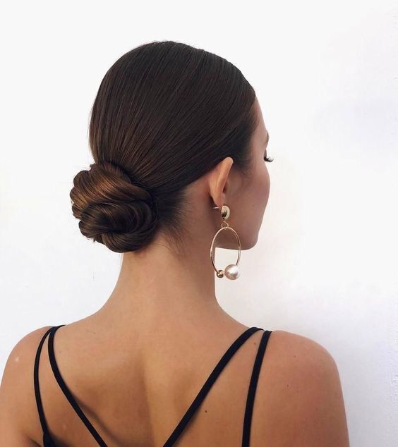 Retro Hairstyle Trend - Ideas For Styling a Classic Look