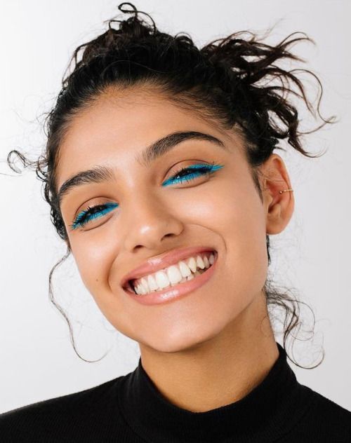 How to Get Perfect Eye Catching Colored-Eyeliner