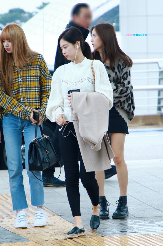 Chic Outfit Ideas From Blackpink Airport Style – Ferbena.com