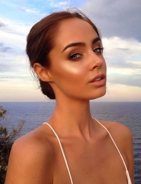 7 Perfect Highlighter Powders Beauty Bloggers Approved For This Summer