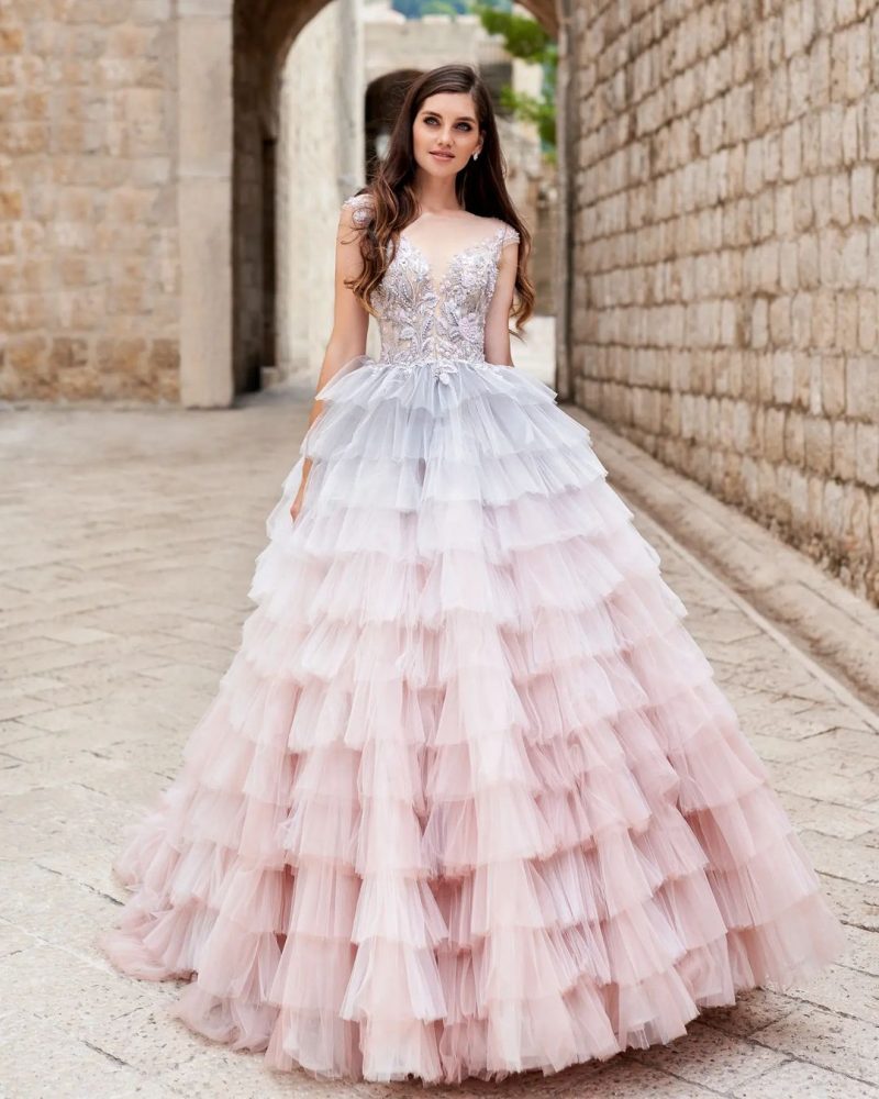 The Prettiest Wedding Dresses Inspirations For Spring Trend 2022