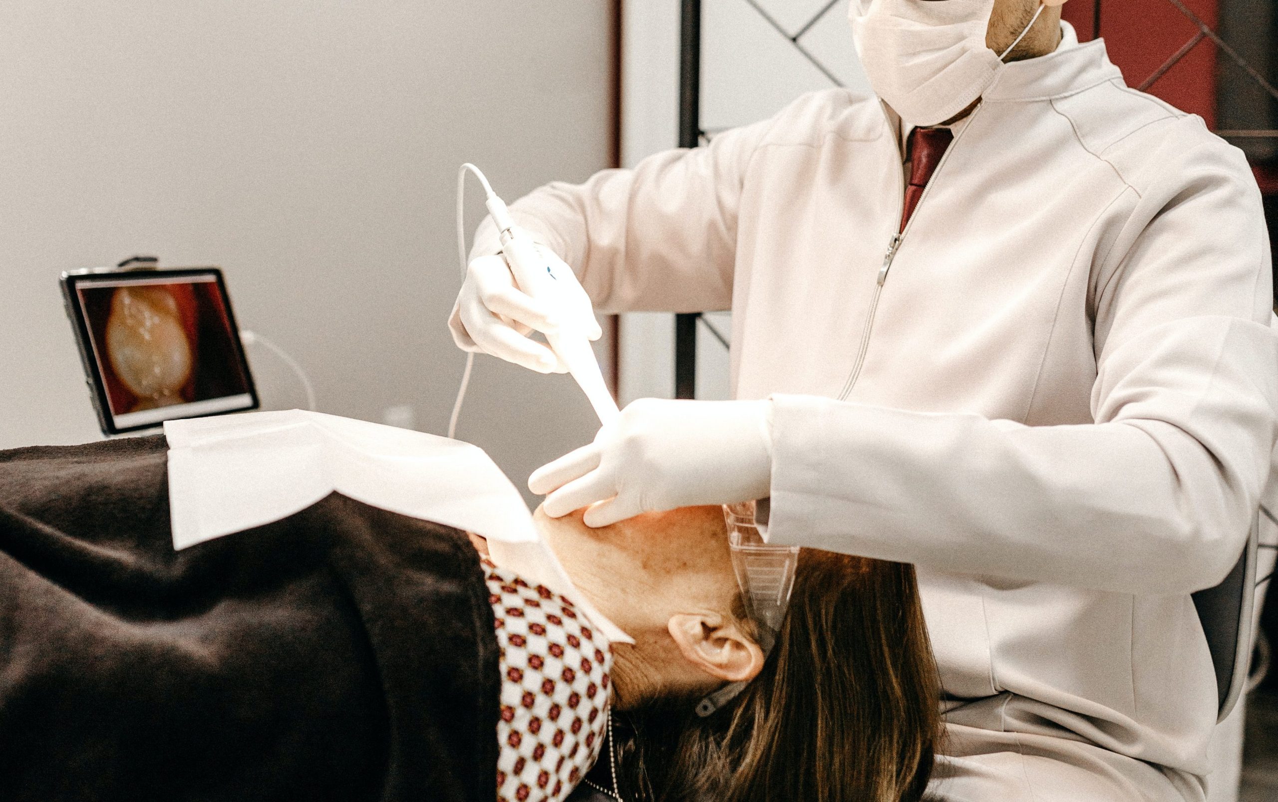 What Things To Consider Before Choosing The Dentist For Treatment?