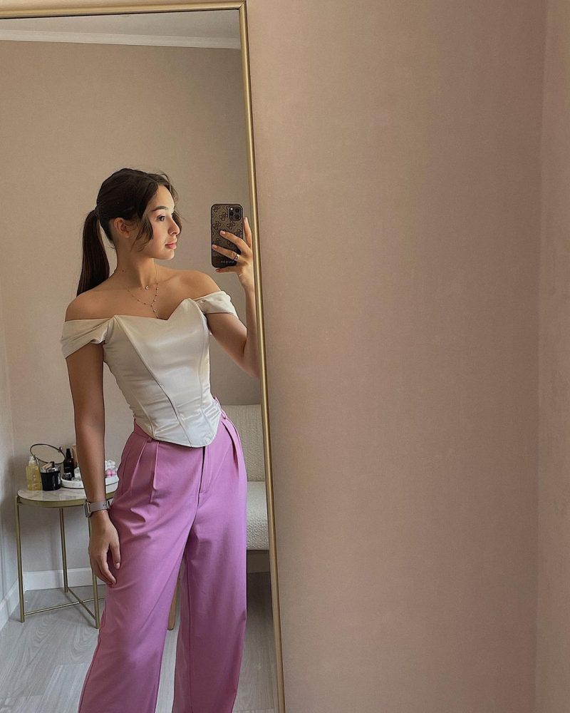 Trendy Pink Outfit Ideas That Are Perfect For Fall Date