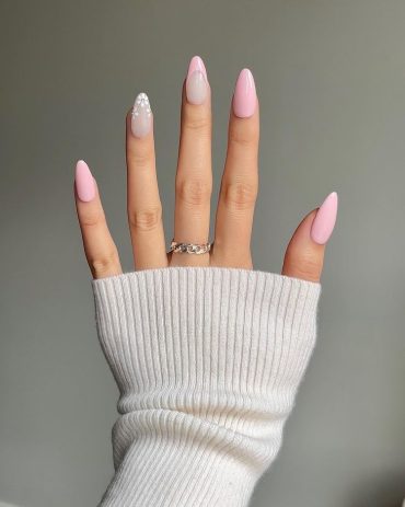 8 Aesthetic Flower Nails Art Ideas For The 2023’s Spring Biggest Trend ...