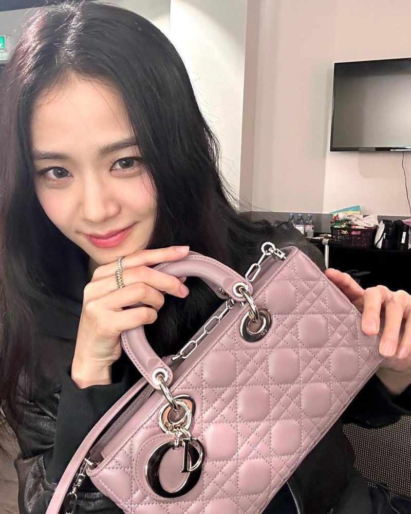 Stylish Dior Handbags That Jisoo BLACKPINK’s Approved