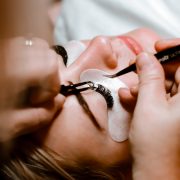 How to Become an Eyelash Technician