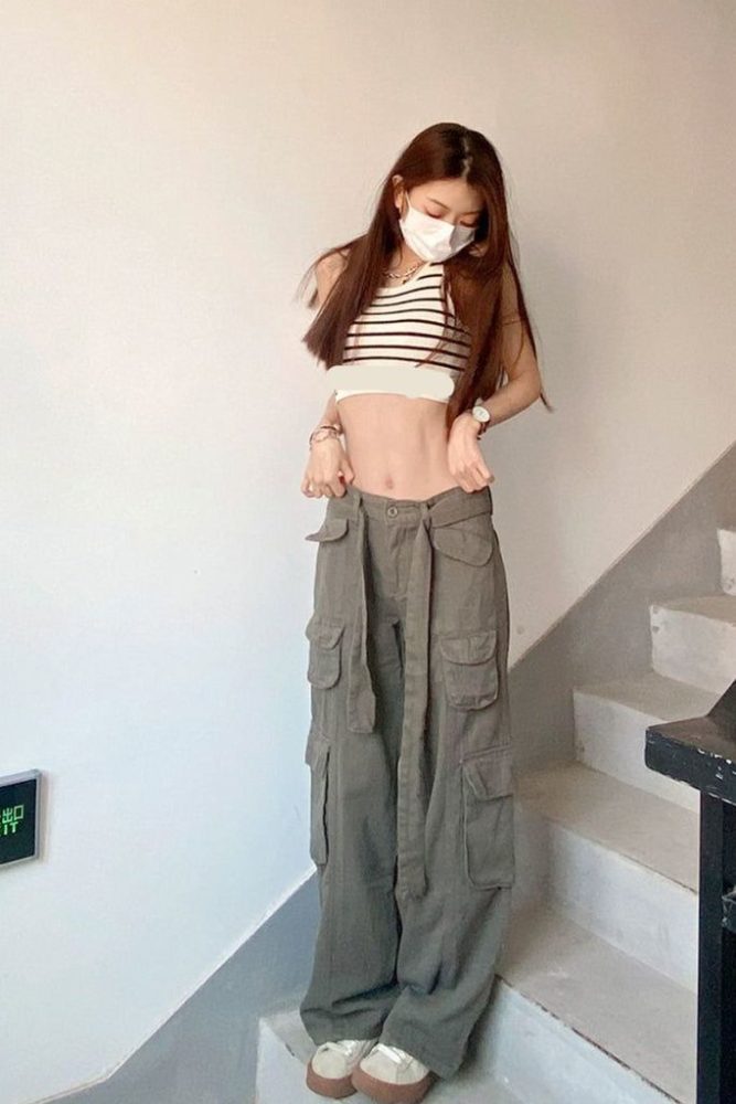 Chic Ways To Style Korean Looks With Cargo Pants 