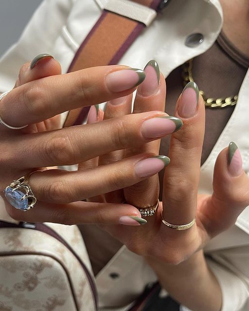 2023’s Fall Nail Trends: A Guide To The Chicest Palettes and Designs
