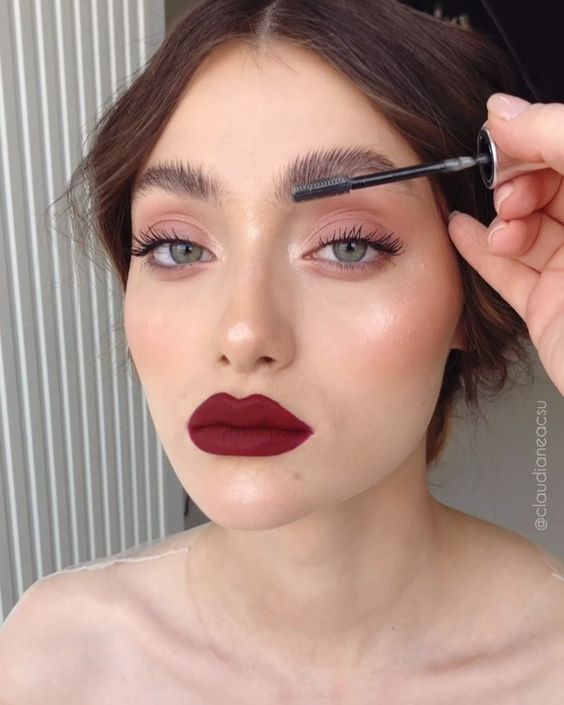Beauty Trend 2023: The Red Wine Makeup For Your Dinner Date