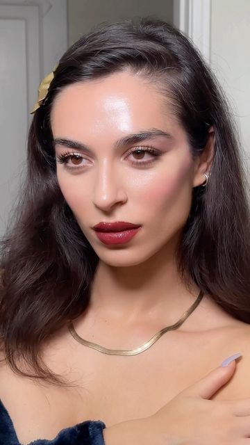 Beauty Trend 2023: The Red Wine Makeup For Your Dinner Date