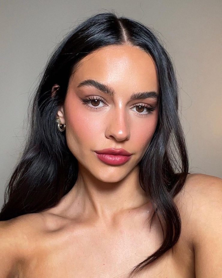 Beauty Trend 2023: The Red Wine Makeup For Your Dinner Date – Ferbena.com