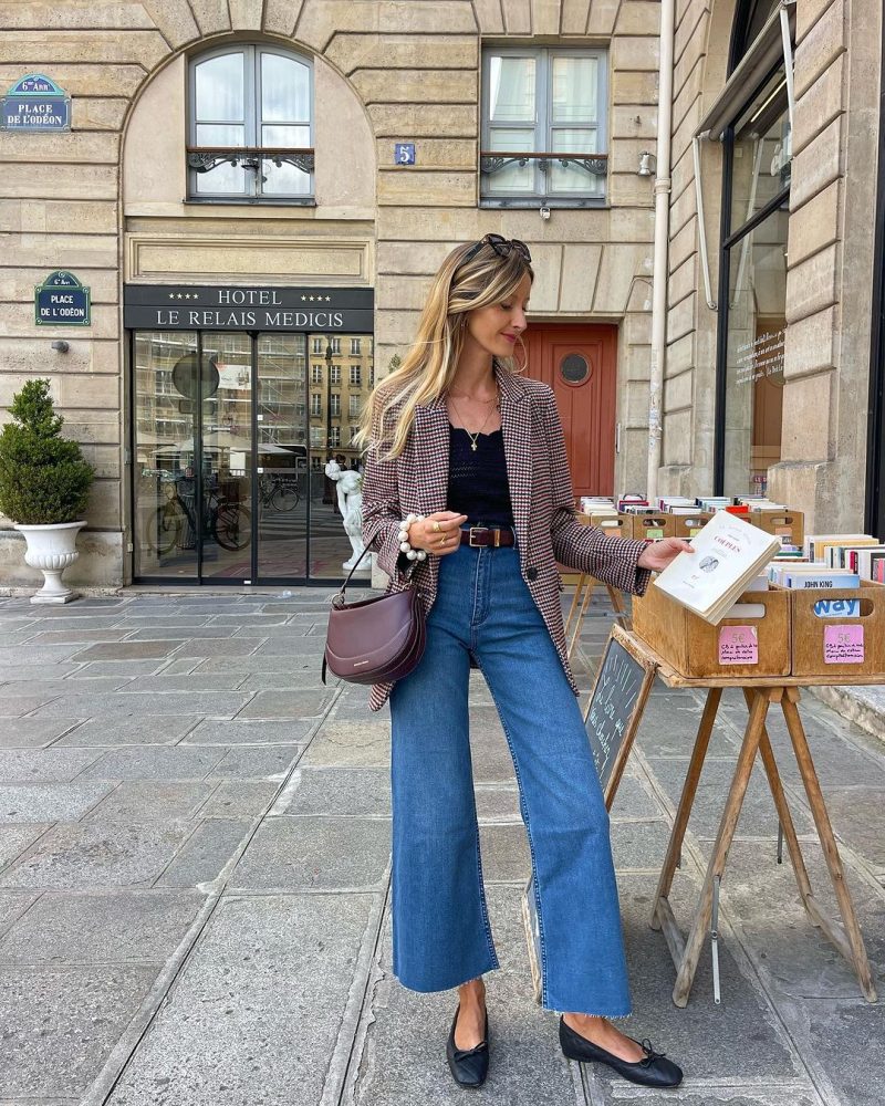 Goodbye Skinny Pants - Here’s How To Style Straight Jeans For Fall Outfit