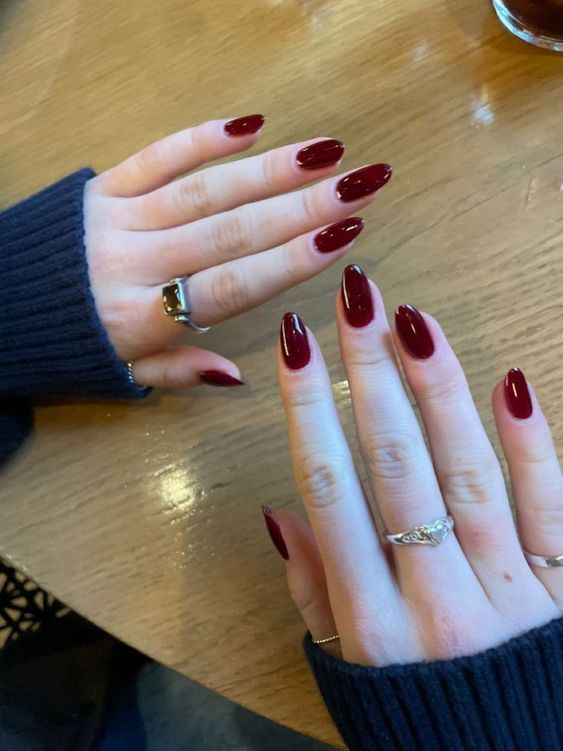 The Cherry Mocha Nail Polishes Trend For Late Fall 2023