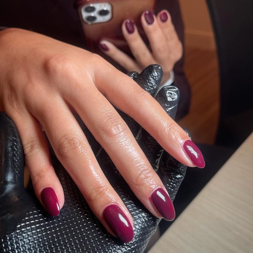 The Cherry Mocha Nail Polishes Trend For Late Fall 2023