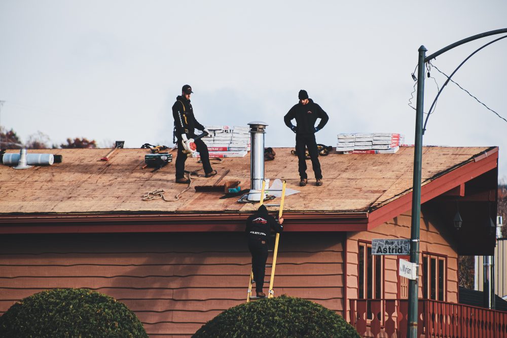 Finding The Right People For Your Roof Repairment