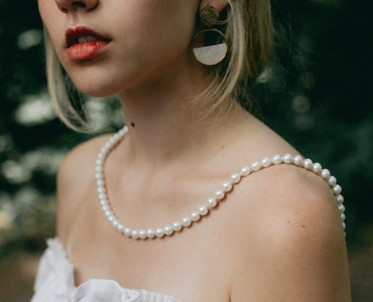 Pearl Symbolism in Weddings: The Tradition and Meaning of Pearl Bridal Jewelry