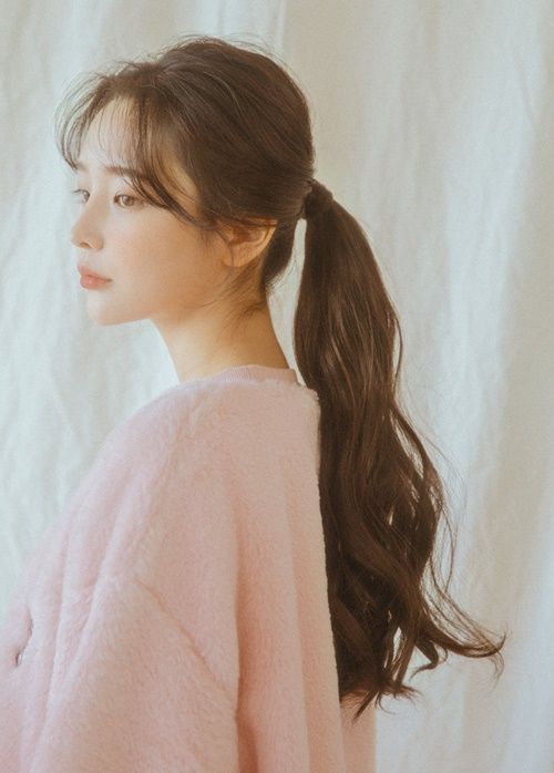 A Guide to Long Hairstyle 2024: The Korean Hug Haircut Trend