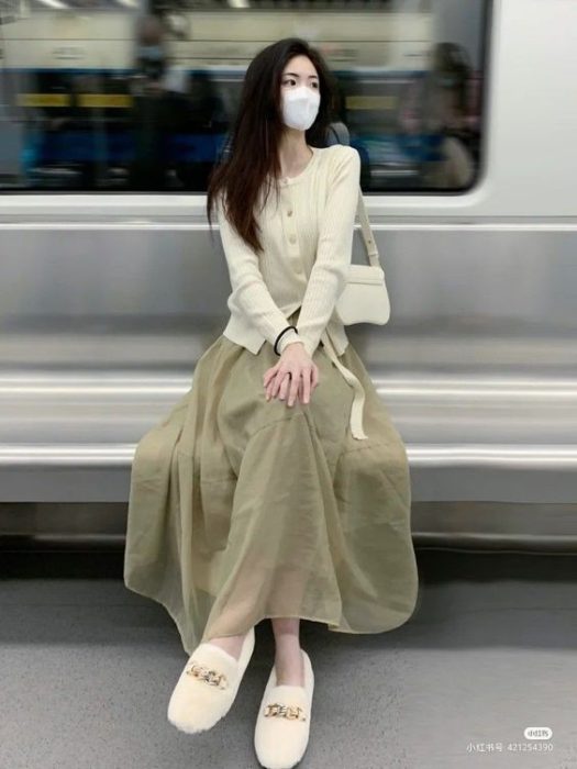What To Wear With Olive Green For Spring Wardrobe 2024