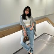How to Style the Spring 2024 Baggy Jeans Trend