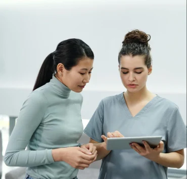 5 Cute Gift Ideas for Nurses in 2025 (They Deserve It!)