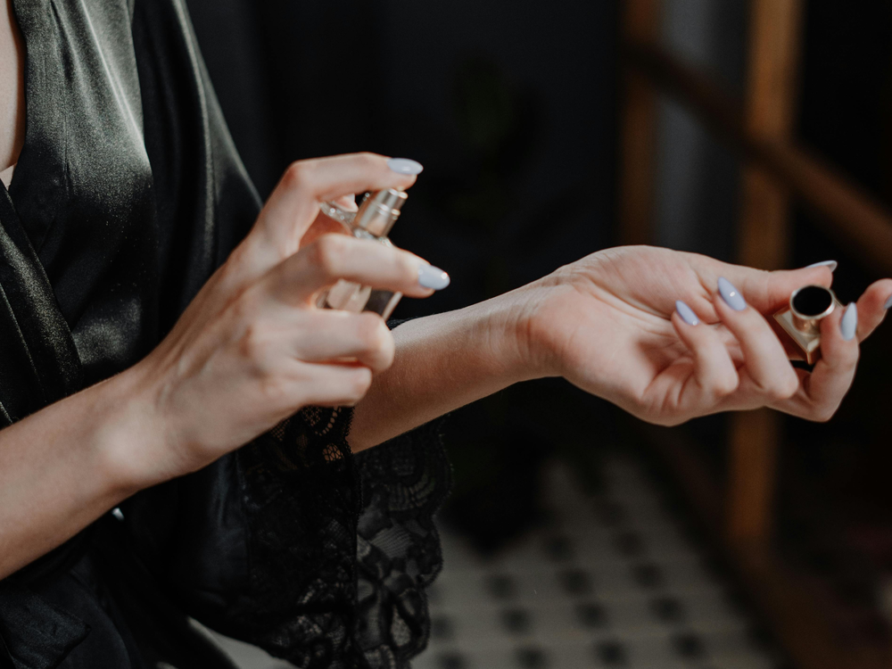 "How Beauty Editors Layer Jasmine Perfume Without the Headache (and You Should Too!)
"