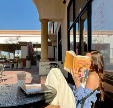 What to Wear to a Book Affair – My Secrets to Looking Chic With No Nerdy Vibes!
