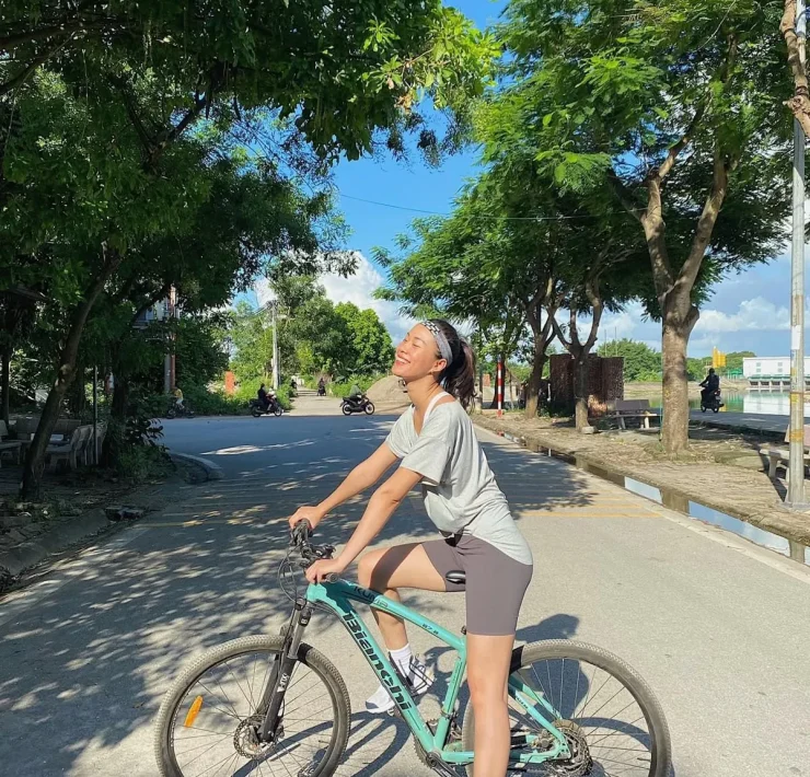 5 Chic Bike Outfits I’d Love to Wear for My Next Vacation