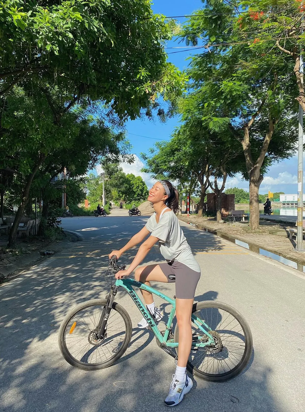5 Chic Bike Outfits I’d Love to Wear for My Next Vacation