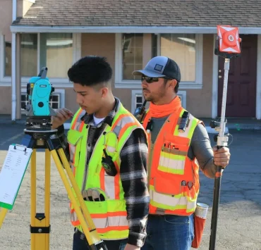 Best High Visibility Jackets for Construction Safety in 2025