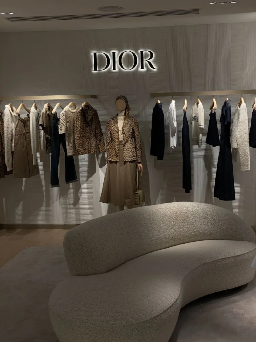 How I Feel Confident Walking Into High-End Stores (Even If I’m “Just Looking”)