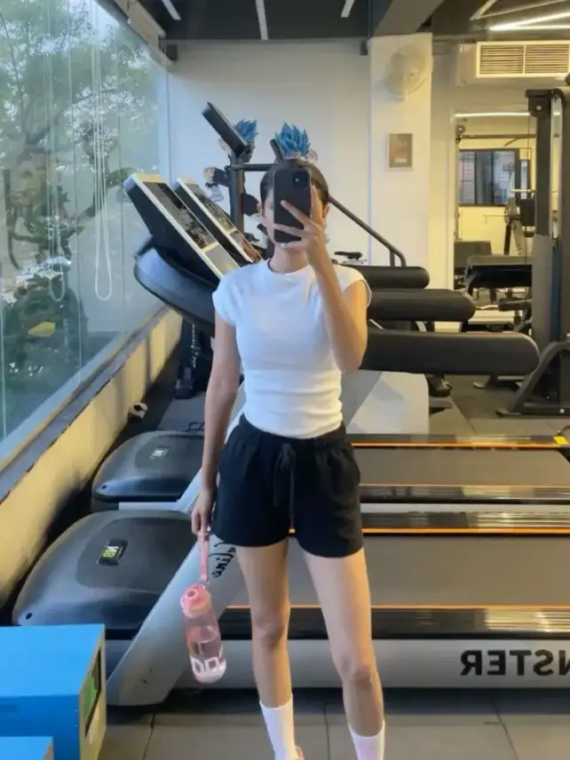 What to Wear as a New Personal Trainer: My Go-To Starter Kit