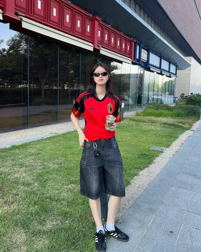The Easiest Way I Layer a Retro Jersey This Summer