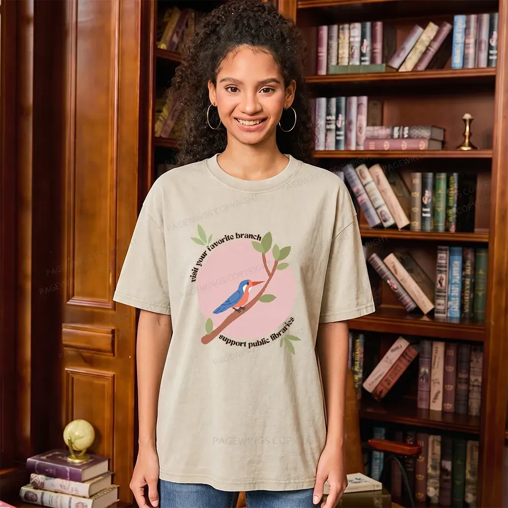 The 'Book Girl' Aesthetic Is Everywhere Right Now, Here's Why I'm Into It